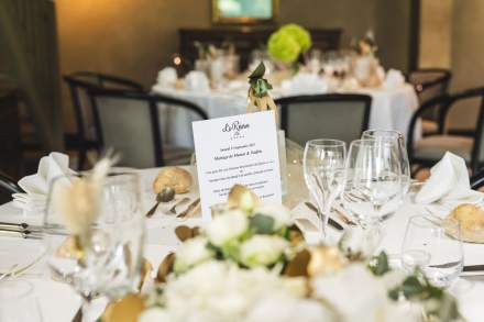 La Réserve Albi, Albi, restaurant intérieur lustre, Organisation de Séminaire à Albi &amp; Lieu Mariage Tarn